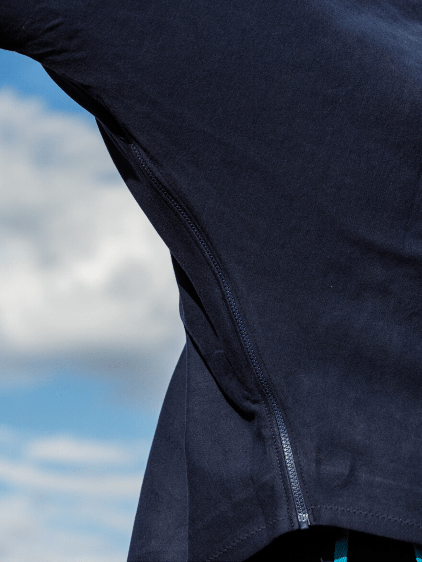 Earlwood Navy/Electric Blue Hood - ZIPPED UP!