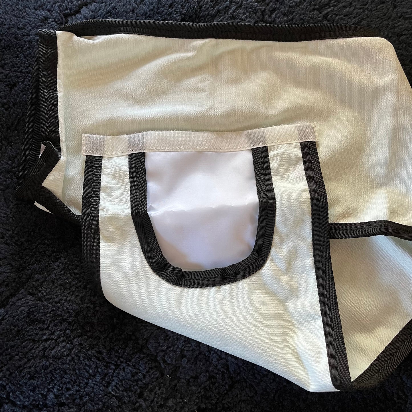 White Black Earlwood Tail Bag