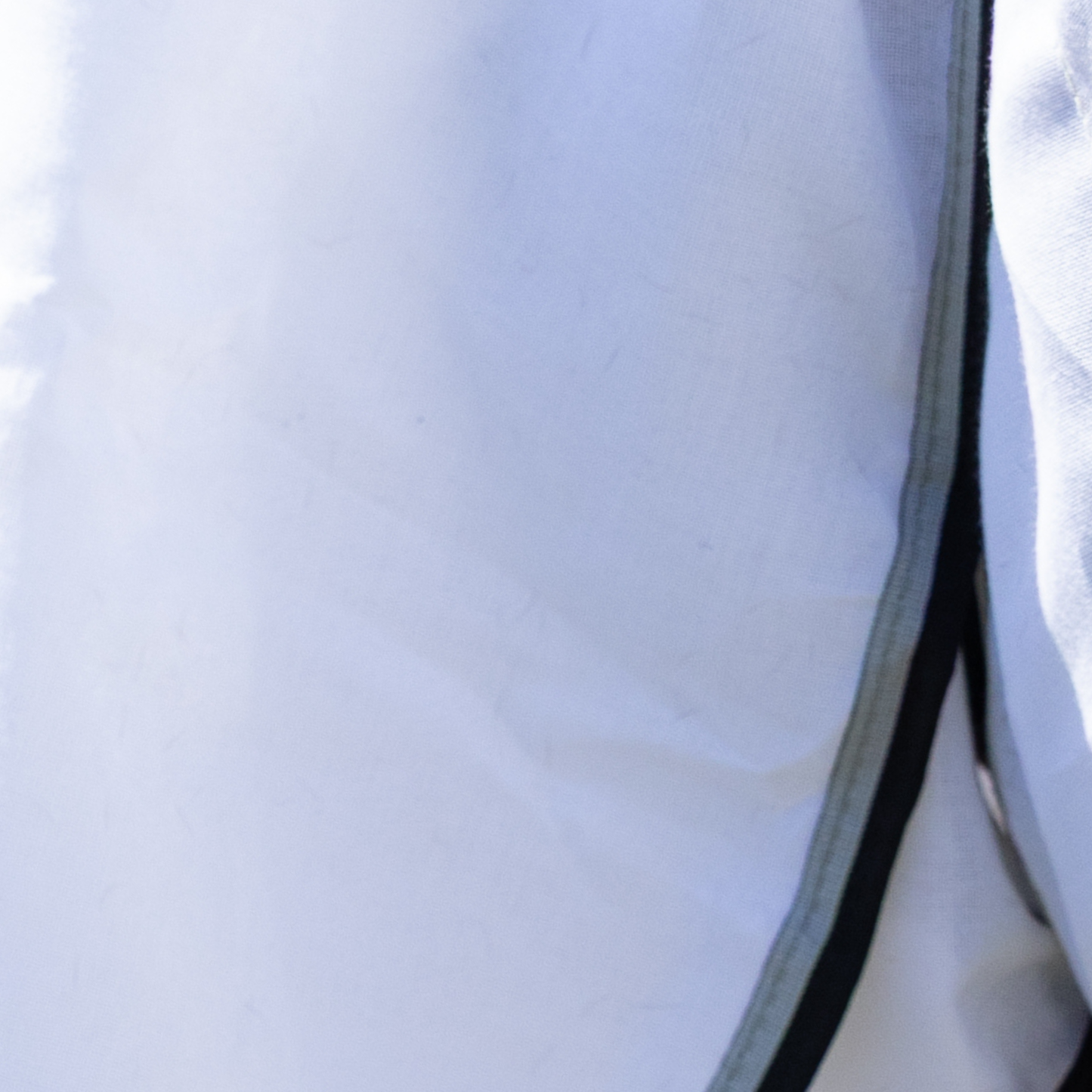 Earlwood Flag Tail Bag - Magpie